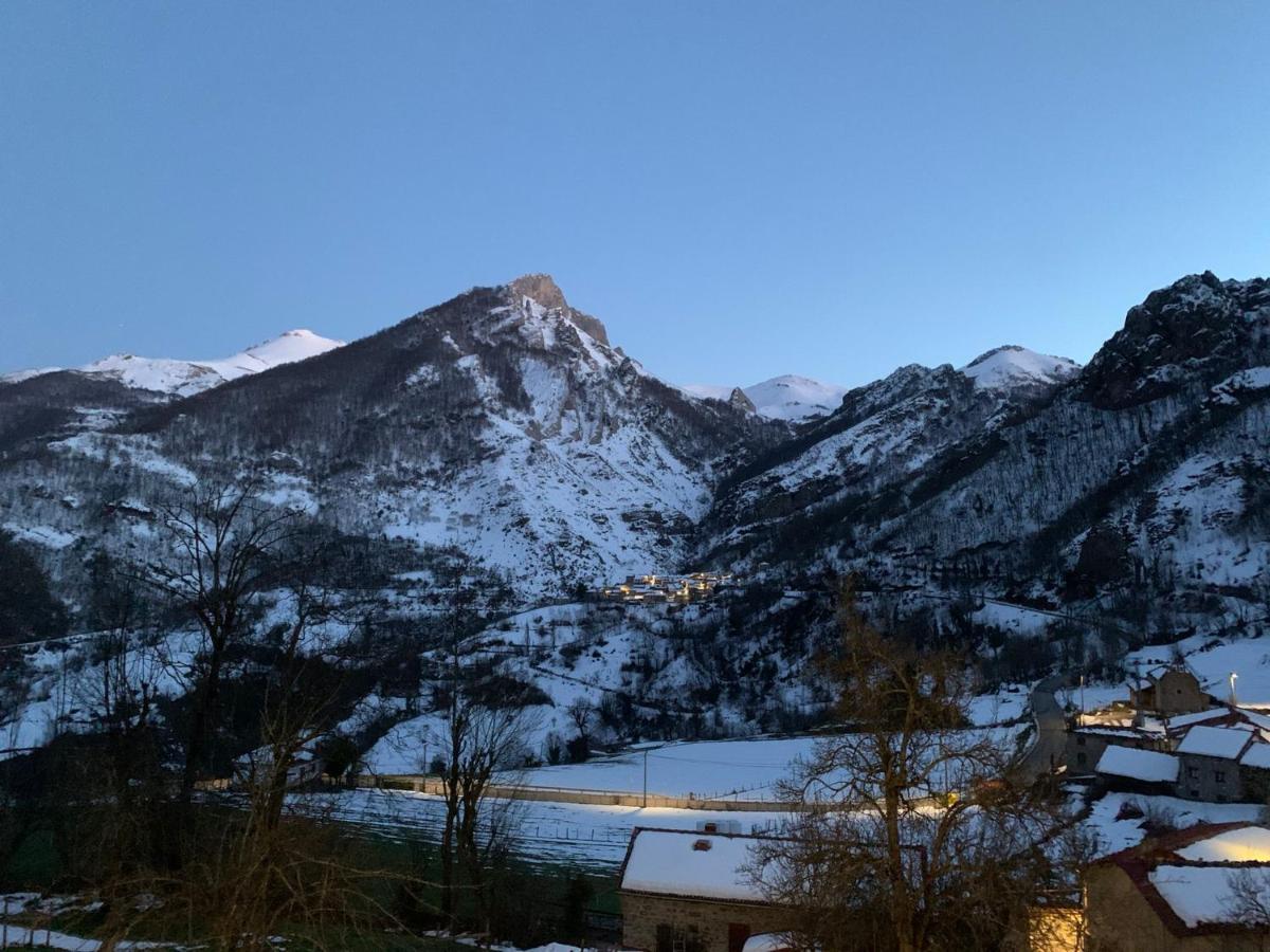 Hotel Rural El Sestil Dobres Eksteriør billede