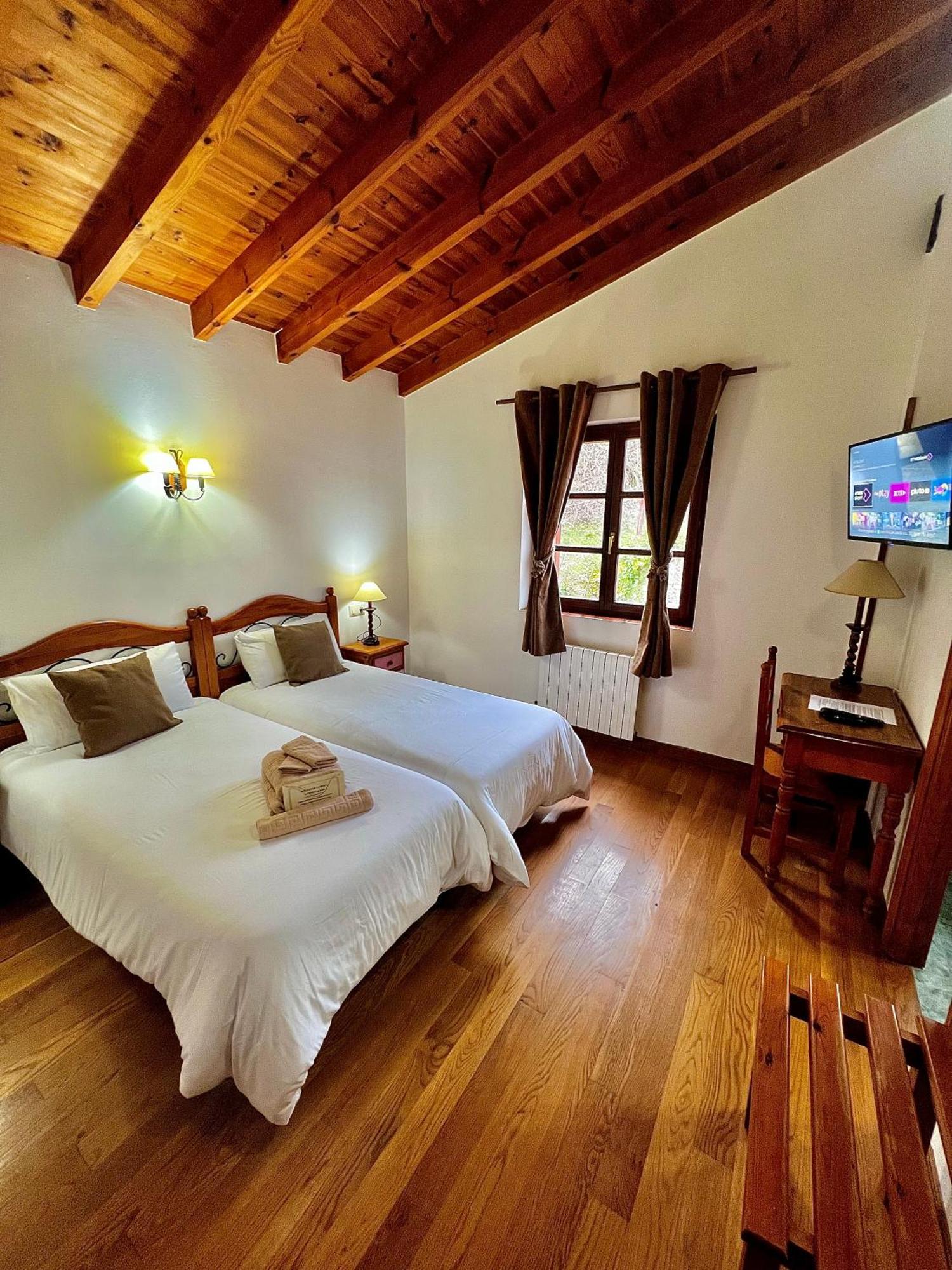 Hotel Rural El Sestil Dobres Eksteriør billede
