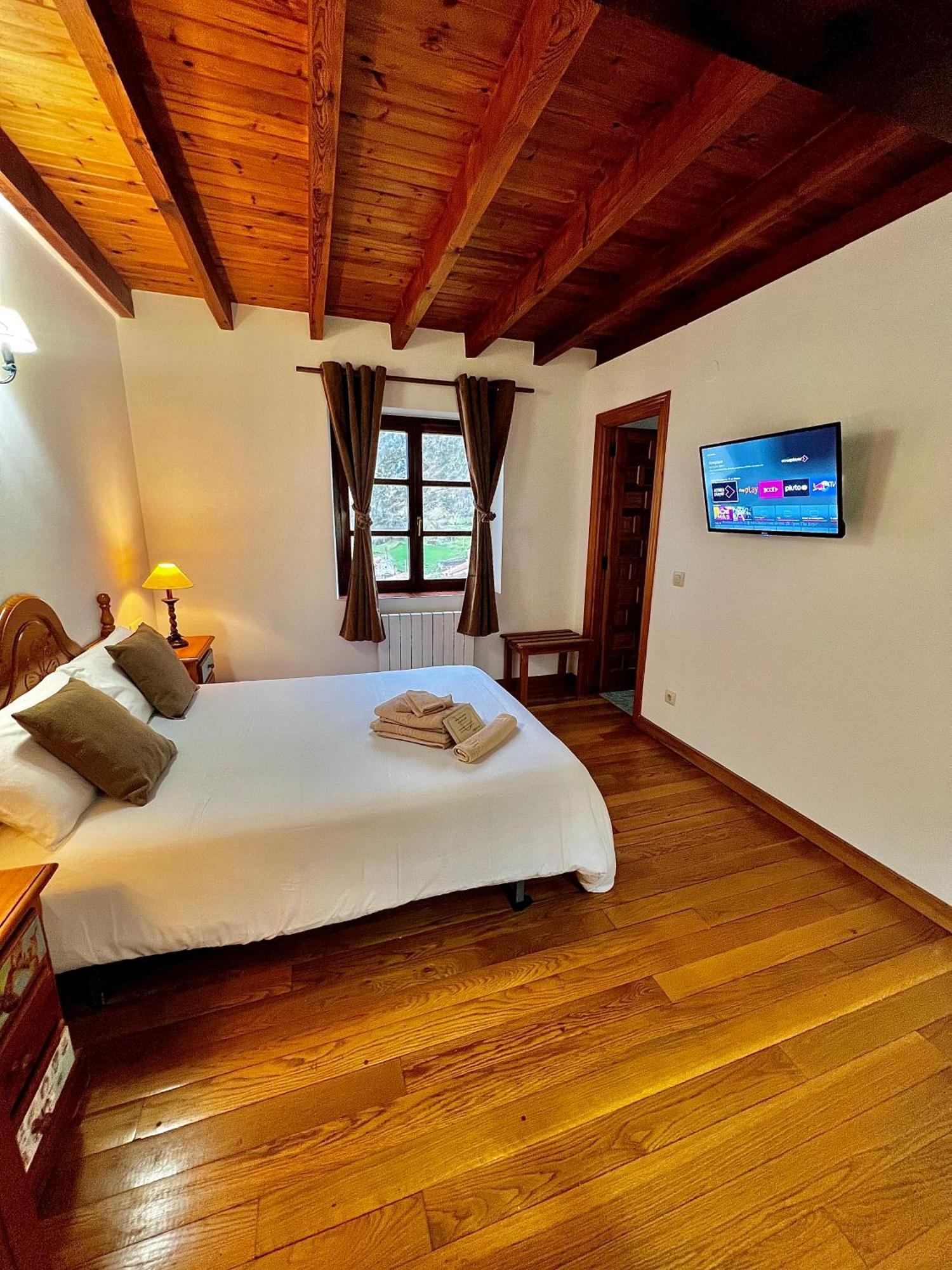 Hotel Rural El Sestil Dobres Eksteriør billede